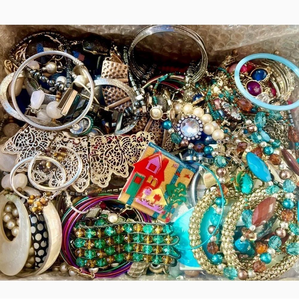 1 Lb Pound Unsearched Huge Lot Vtg 2 Now Jewelry WEARABLE Art Craft Treasure Fun - Picture 3 of 11